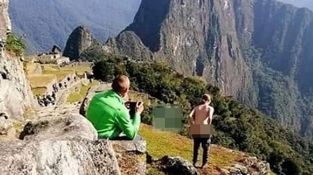 Na Machu Picchu se fotili turisté bez kalhot. Na ruiny mají doživotní zákaz
