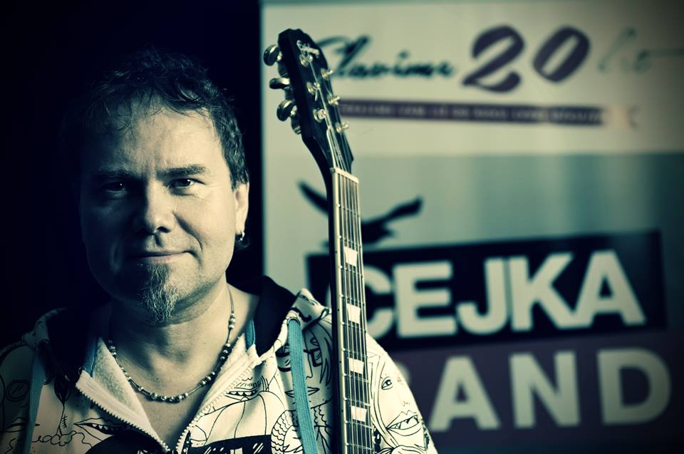 Zemřel zpěvák Petr Čejka. Autor hitu Jednou je málo podlehl vážné nemoci