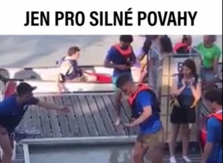 VIRÁLY TÝDNE: Být poslední se nevyplácí