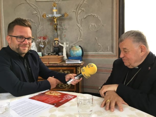 Dominik Duka: I&nbsp;když Karel Gott nebyl chartistou, tak ji finančně podporoval