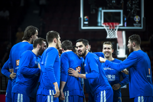 Čeští basketbalisté porazili Polsko a&nbsp;na&nbsp;MS si zahrají o&nbsp;nejlepší umístění v&nbsp;historii