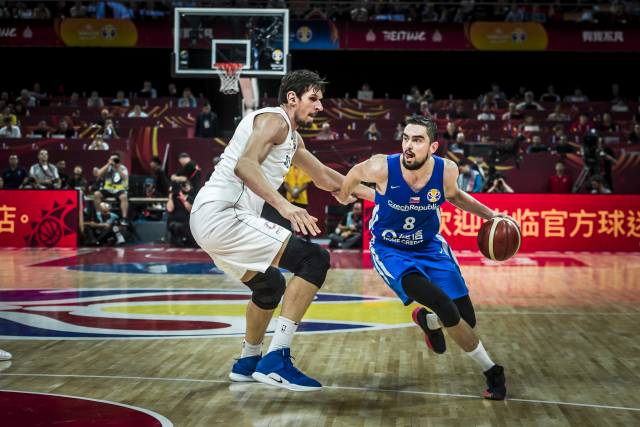 Čeští basketbalisté nestačili na&nbsp;Srbsko a&nbsp;na&nbsp;MS skončili šestí
