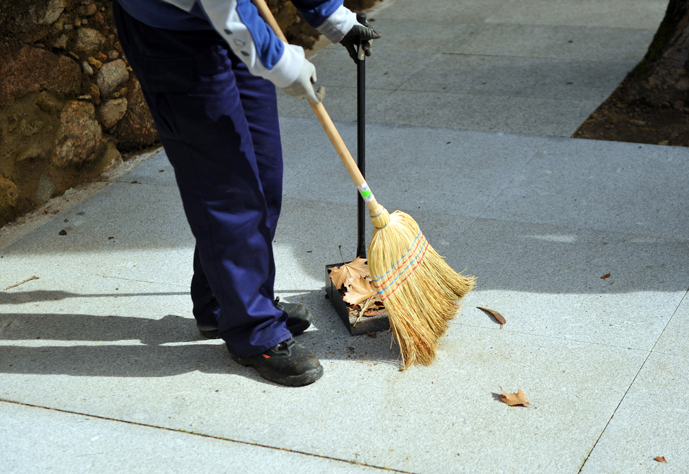 Muž z&nbsp;Nigérie nemusí platit za to, že zametal ulici, rozhodl italský soud