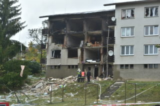V Lenoře na Prachaticku vybuchl ráno 3. října 2019 plyn v bytovém domě. Jeden člověk přišel o život, policie ho nalezla na místě výbuchu. Dva muži jsou těžce popáleni a dalších sedm lidí je lehce zraněno. Hasiči evakuovali z domu 19 lidí.