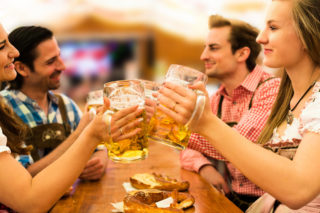 Na Oktoberfestu bylo 6,3 milionu lidí, vypili 7,3 milionu litrů piva