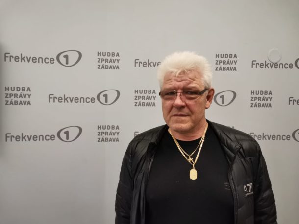 Jan Šlechta: Bolí vás záda v&nbsp;práci? Mějte monitor ve stejné výšce před sebou