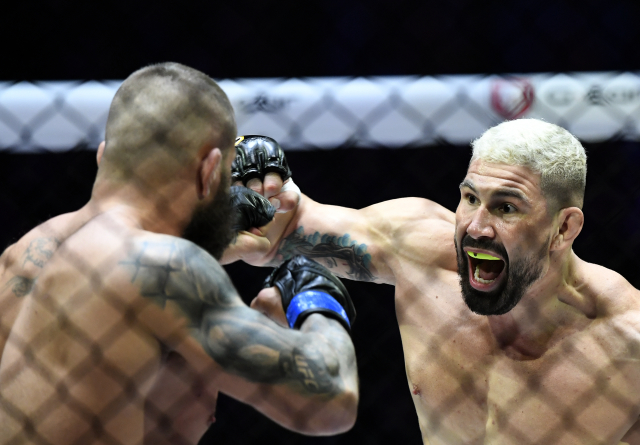 MMA “zápas století” trval dvě minuty. Vegh Vémolu knokautoval