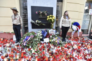 Česko si pietními akcemi i&nbsp;demonstracemi připomíná výročí 17.&nbsp;listopadu