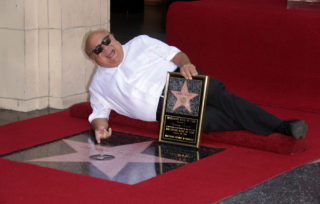 Herec Danny DeVito slaví 75 narozeniny! Pitomce hraje rád