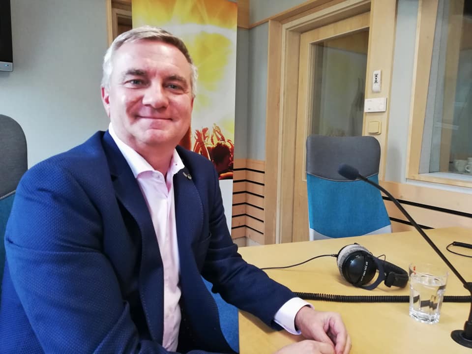 Mynář na&nbsp;Frekvenci 1: Šéf Senátu svolává schůzku nejvyšších ústavních činitelů bez prezidenta Zemana! Vystrčil tvrdí, že setkání pouze nabídl