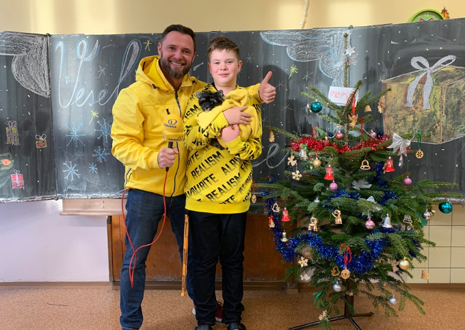 VIDEO: Splněná vánoční přání Frekvence 1. Kubovi jsme přivezli štěňátko!