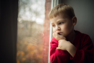 Lidé, kteří byli jako děti zanedbávaní, mají menší mozky