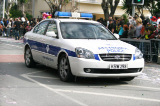 Rodiče vyrazili na&nbsp;dovolenou s&nbsp;popelem svého syna. Zloději jim ukradli kufry i&nbsp;s&nbsp;urnou