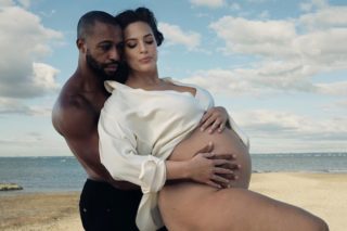 Plus-size modelka Ashley Graham se stala maminkou