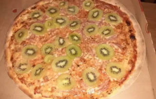 Zapomeňte na&nbsp;ananas: Lidé si na&nbsp;pizzu dávají kiwi
