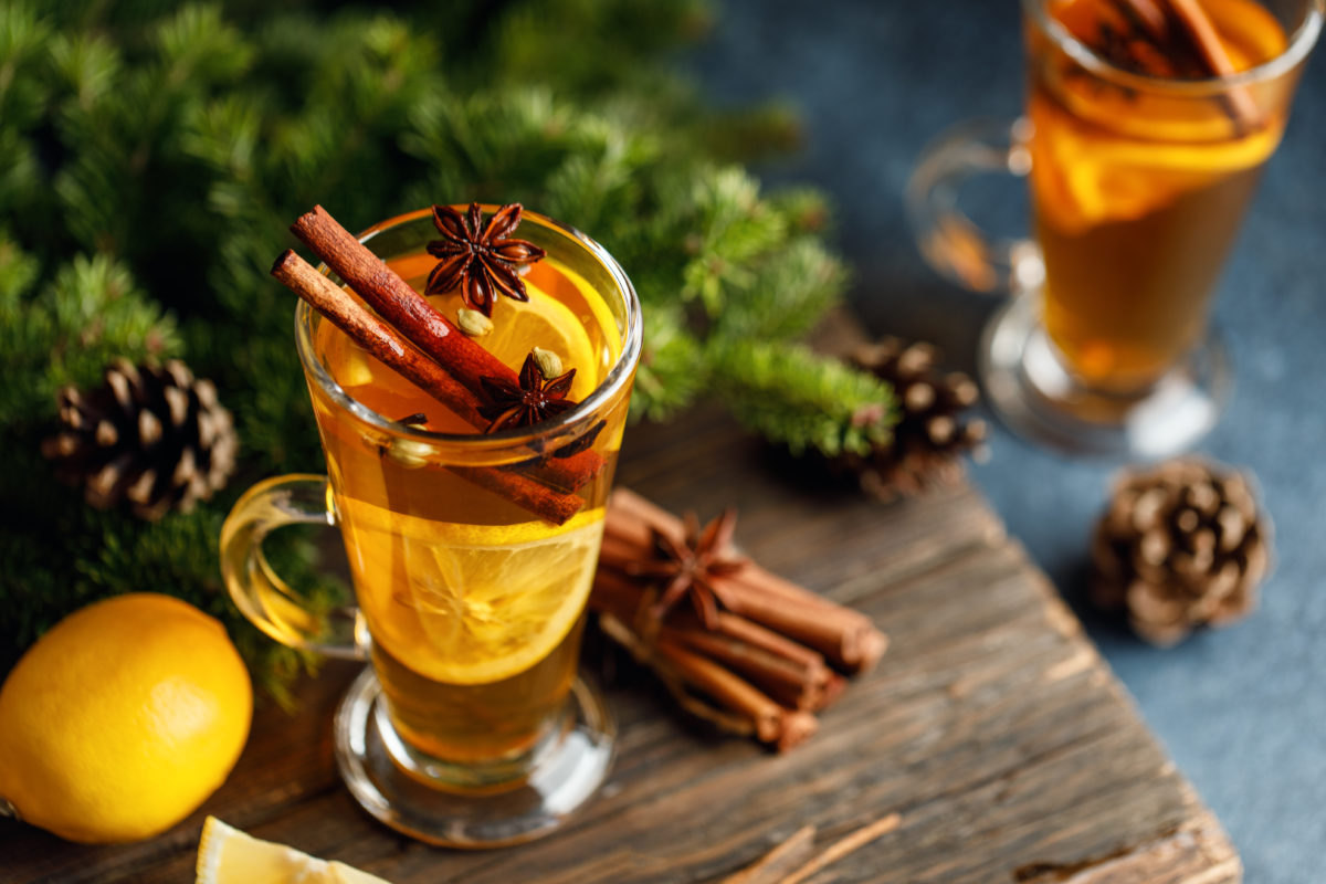 RECEPT: Připravte si originální grog, jaký se servíroval na palubách britských zaoceánských lodí!