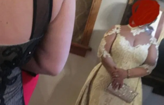 Žena dorazila na&nbsp;cizí svatbu ve svatebních šatech. Lidé nechápou
