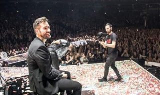 Nádherné gesto! Marek Ztracený požádal přítelkyni o&nbsp;ruku před vyprodanou O2 arenou
