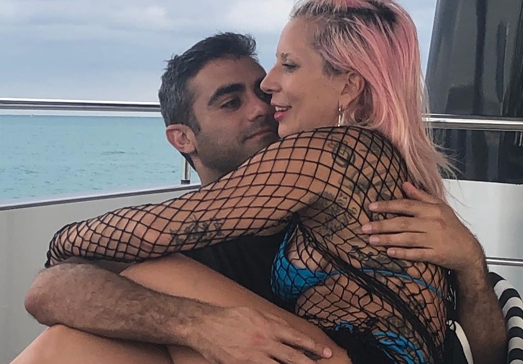 Lady Gaga ukázala nového přítele. S bohatým investorem je opět šťastná