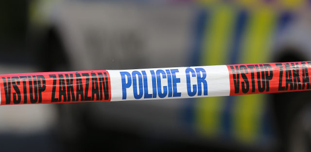 Policie popírá spekulaci o&nbsp;motivu sebevraždy před ministerstvem