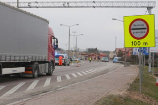 Hranice schengenského prostoru se od úterního poledne na&nbsp;30&nbsp;dní uzavřou