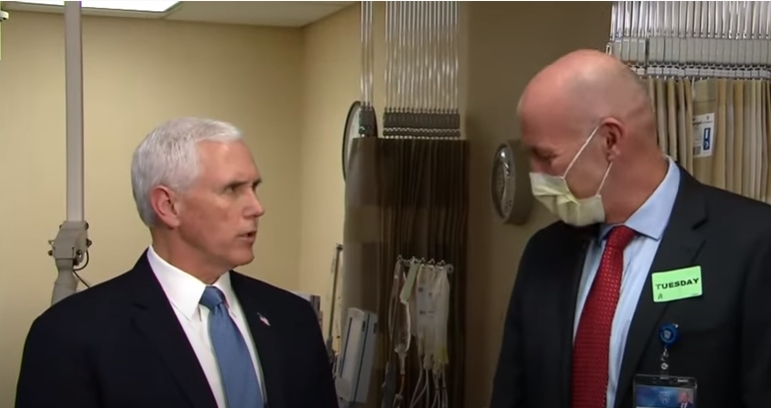 Viceprezident USA si roušku nevzal ani v&nbsp;nemocnici. Často mě testují, tvrdí