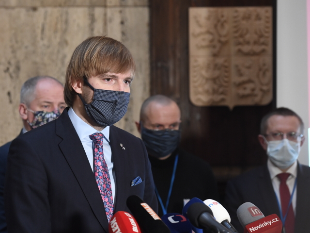 Od pátku jsou zakázány vnitřní akce na&nbsp;stání nad 10&nbsp;lidí