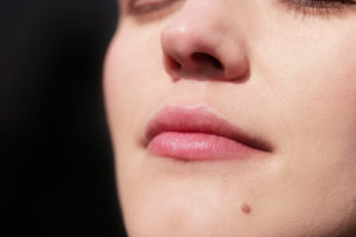Koronavirus útočí na&nbsp;důležité buňky v&nbsp;nose, vysvětlují vědci