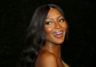 Uhrančivá Naomi Campbell slaví padesátiny. Do povědomí se dostala díky své kráse i&nbsp;agresivitě