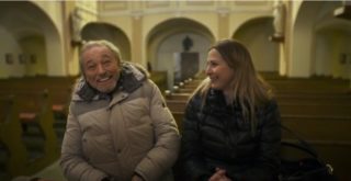 První ukázka z&nbsp;filmu o&nbsp;Karlu Gottovi je zde! Odhaluje střípky z&nbsp;Mistrova soukromí