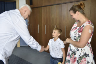 Zraněný školák přivolal k&nbsp;havárii u&nbsp;Deblína pomoc. Zachránil život dvěma lidem
