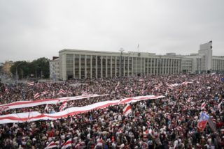 Protesty v&nbsp;Bělorusku pokračují. Na&nbsp;demonstraci v&nbsp;Minsku se sešlo čtvrt milionu lidí