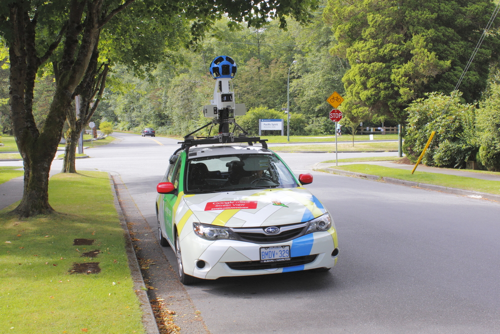 Auto Google map zachytilo ženu při opravdu trapné nehodě. Takhle byste být zvěčněni nechtěli