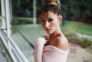 Tereza Kerndlová natočila zamilovaný videoklip ve vile Tugendhat