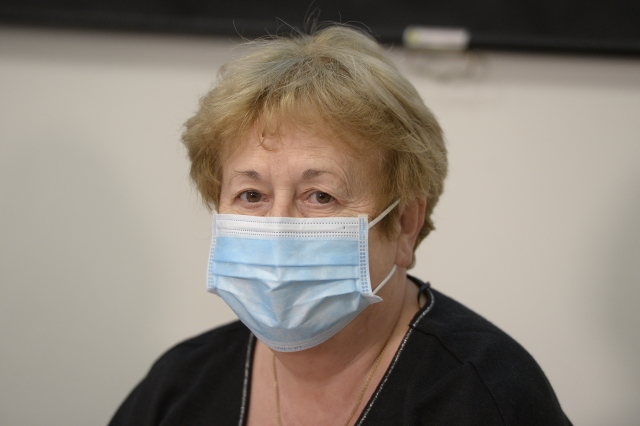 V Praze si nasadíme roušky v&nbsp;obchodech a&nbsp;ve školách. Bary v&nbsp;noci zavřou