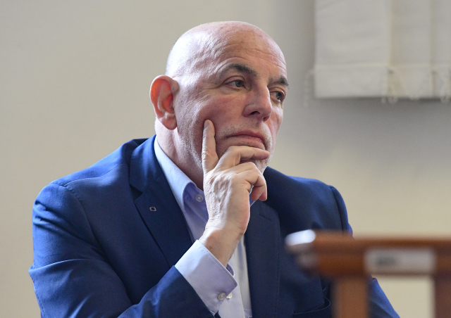 Ministerstvo financí se omluvilo Šarapatkovi za Zemanův výrok