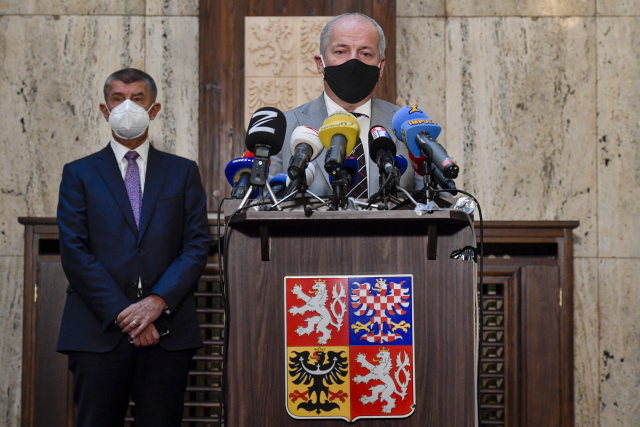 Pokud omezení nepomůžou hrozí lockdown, pracovních povinností se nedotkne