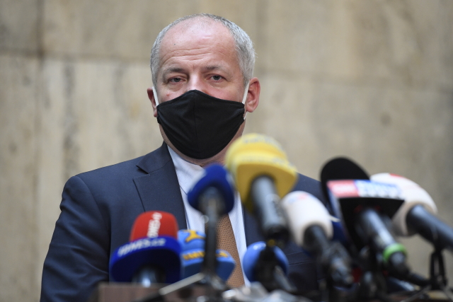 Prymula se stal externím konzultantem skupiny Agel