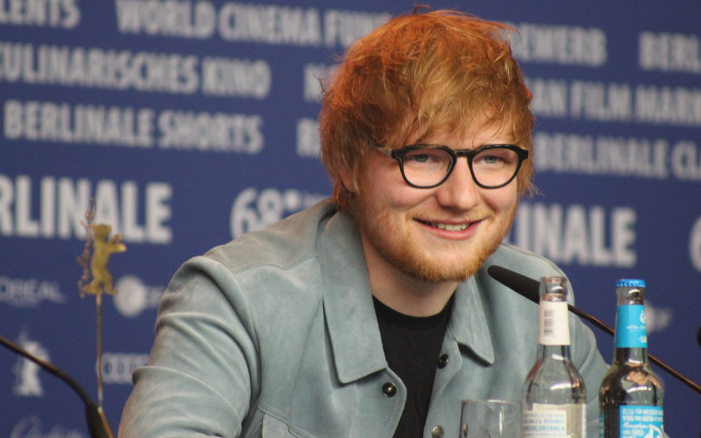 Britský zpěvák Ed Sheeran slaví 30.&nbsp;narozeniny