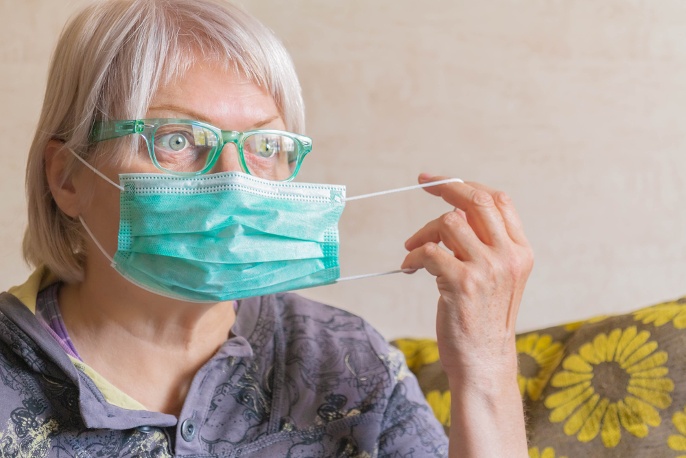Rozesílání roušek seniorům prověřují ochránci osobních údajů