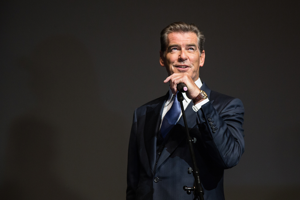 Agent 007, Pierce Brosnan, prodává luxusní dům na pláži. Podívejte se, co všechno nabízí