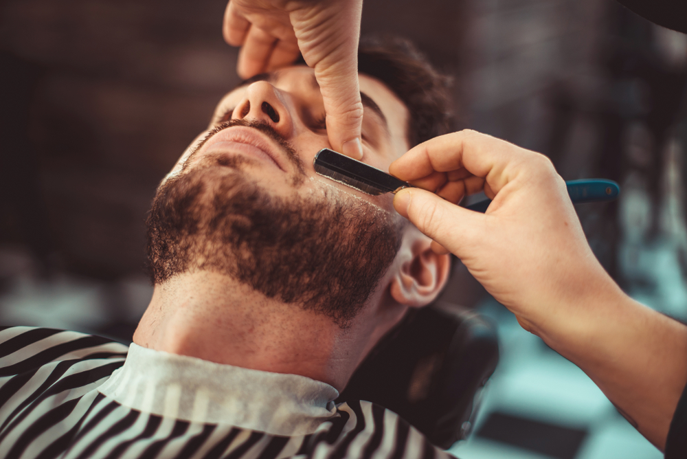 Majitel zlínského barber shopu bude stříhat a&nbsp;holit celou noc