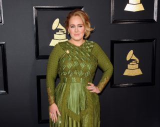 Adele vystoupila poprvé v&nbsp;televizi od té doby, co drasticky zhubla