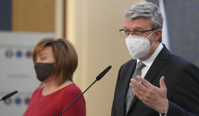 Karel Havlíček: Je to na&nbsp;každém z&nbsp;nás. Pokud budeme restrikce dodržovat, budeme z&nbsp;toho dříve venku