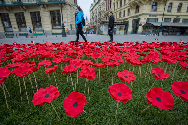 Den válečných veteránů připomněly projevy, bohoslužby i písně