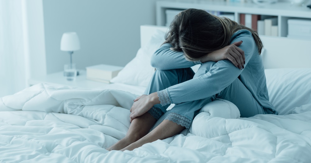 Průzkum: Češi při&nbsp;pandemii tloustnou, kouří a&nbsp;propadají depresi
