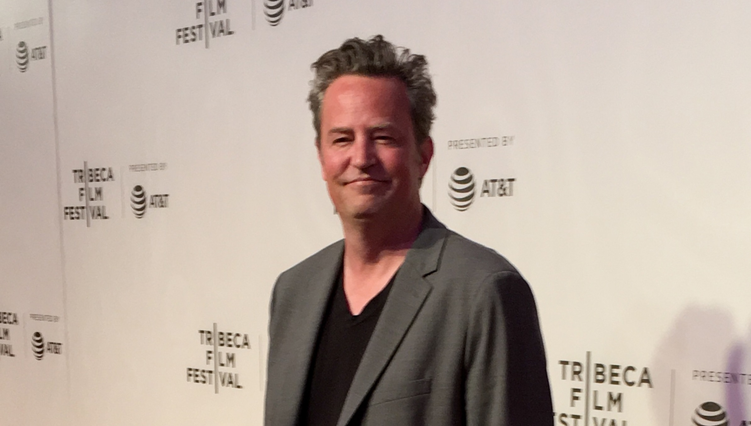 Matthew Perry chodil s&nbsp;krásnou Julií Roberts. Proč se rozešel se svou životní láskou?