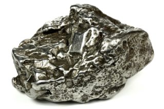 Štěstí z&nbsp;nebes: Na&nbsp;zahradu mu spadl meteorit, který z&nbsp;něj udělal milionáře