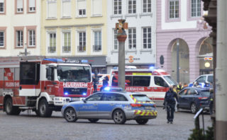 V německém Trevíru najelo auto na&nbsp;pěší zónu, na&nbsp;místě jsou mrtví