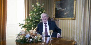 Vánoční poselství Miloše Zemana: Prezident vyzval občany, ať se dají očkovat proti covidu-19